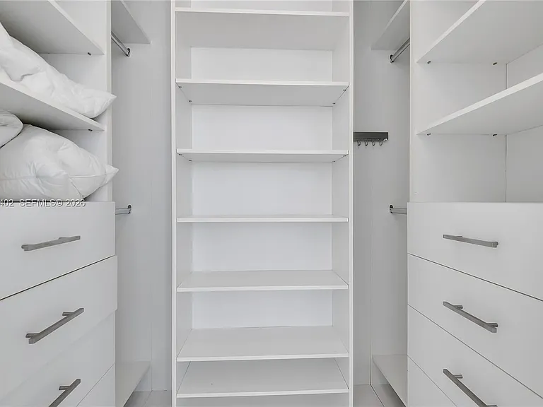 1100 Biscayne Blvd #3901 — Photo 19