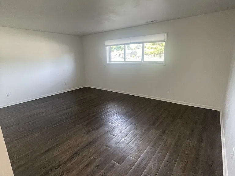 205 E Saginaw Hwy #4 — Photo 1
