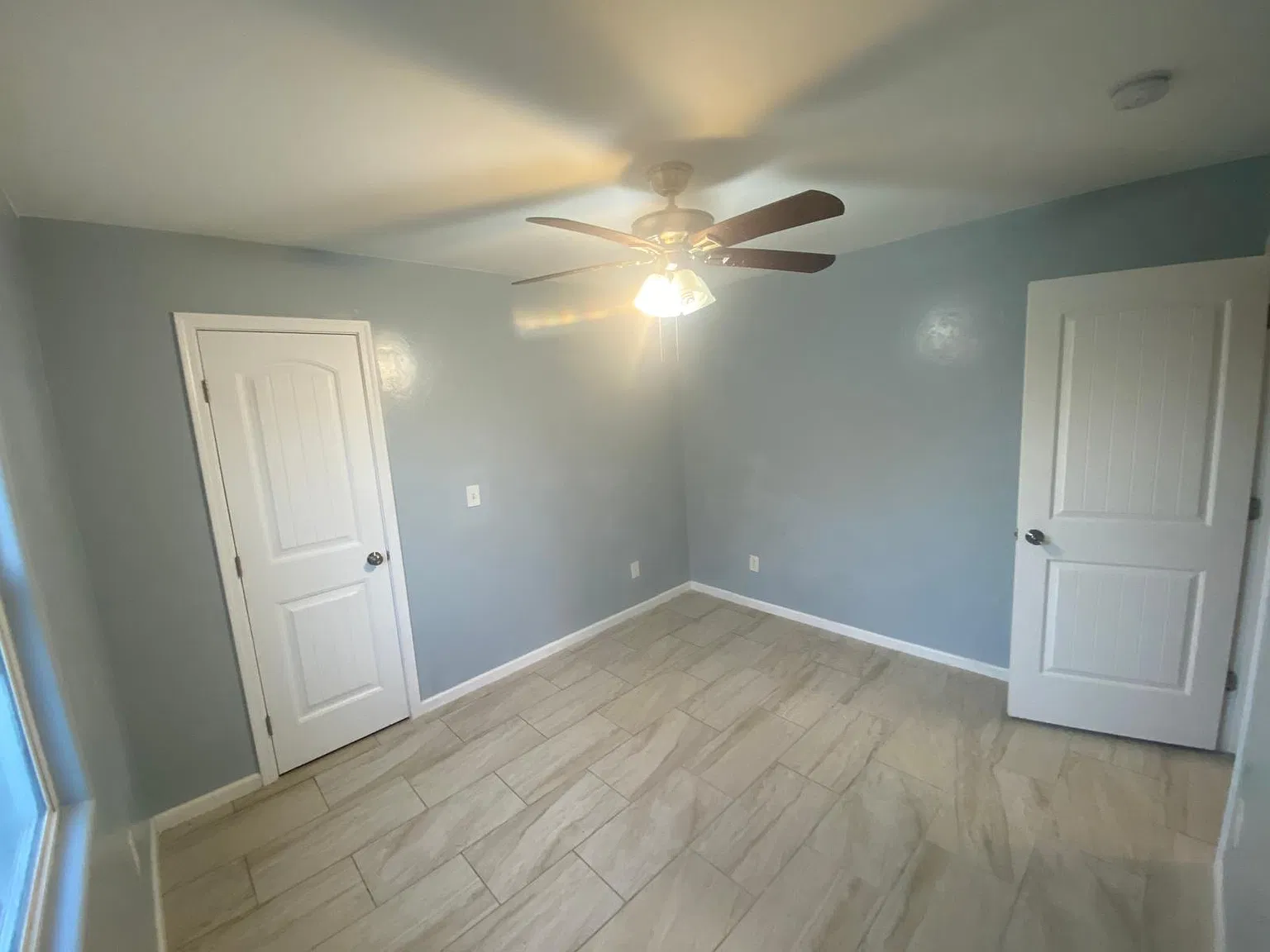 2 bed, 6970 sqft, $2,100 — Photo 4