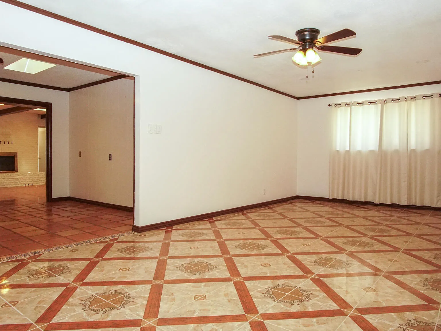 4 bed, 3.0 bath, 2641 sqft, $1,995 — Photo 4