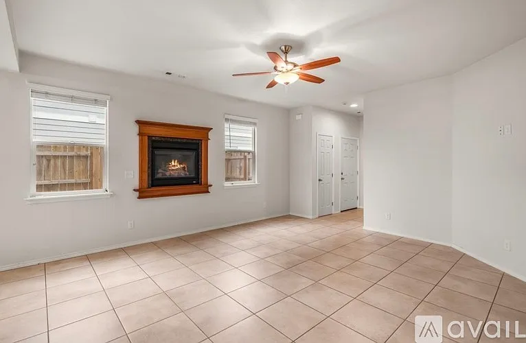 679 Kaitlin Ln — Photo 8