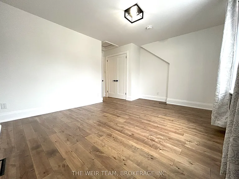 3 Costain Ave — Photo 11