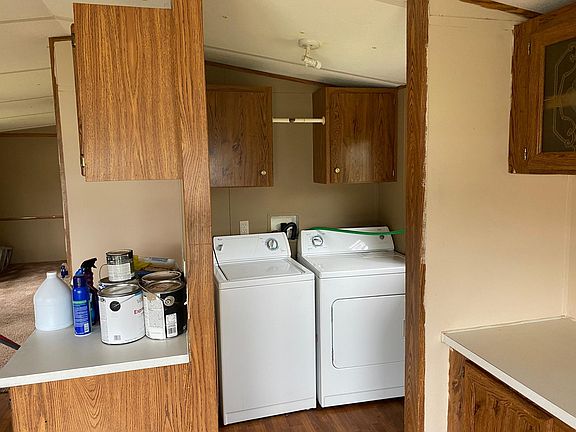 Separate laundry area.. machines can be supplied by management. Inquire at time of showing.