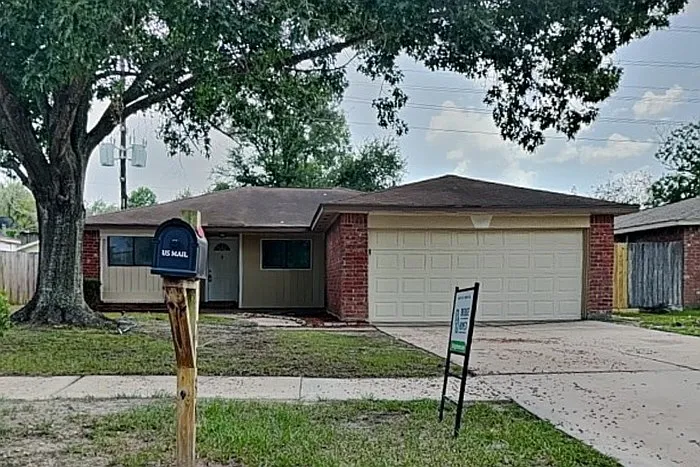 7731 Bunker Wood Ln — Photo 2