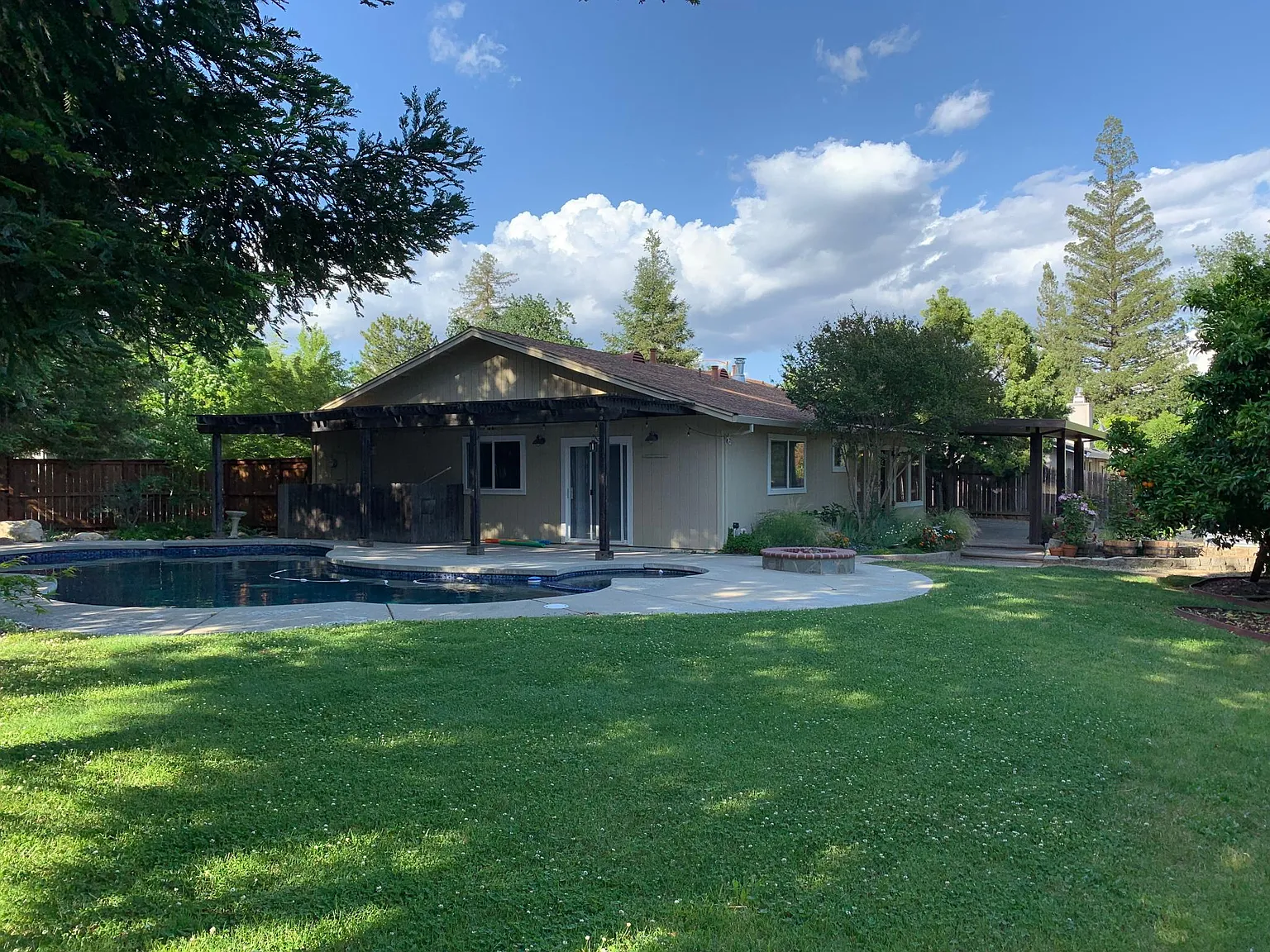 9520 Central Ave photo 1