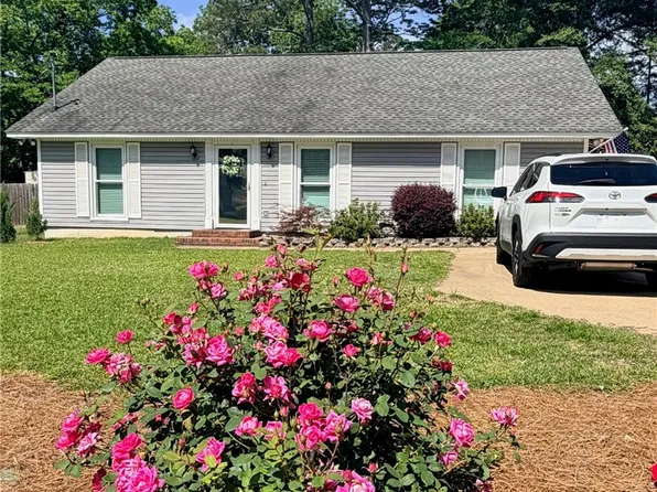 803 Shamrock St, Opelika, AL 36801