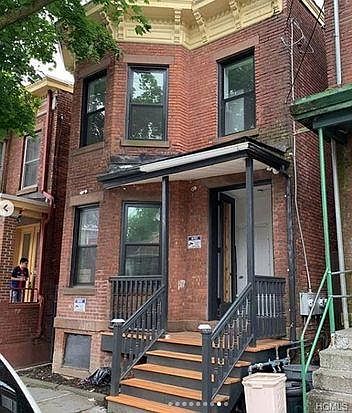 1st image of 15 Lutheran St #1