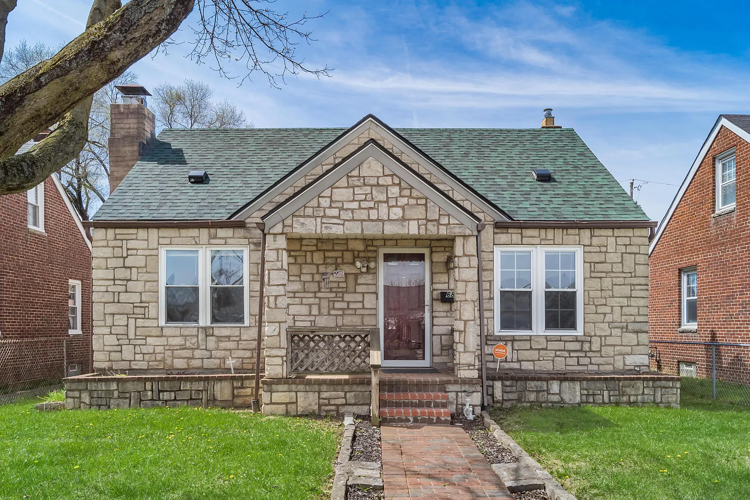 685 Butler Ave photo 1