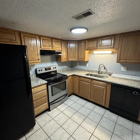 11 Johnny Appleseed Ct — Photo 1