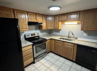 11 Apple Ln, Cincinnati, OH 45255