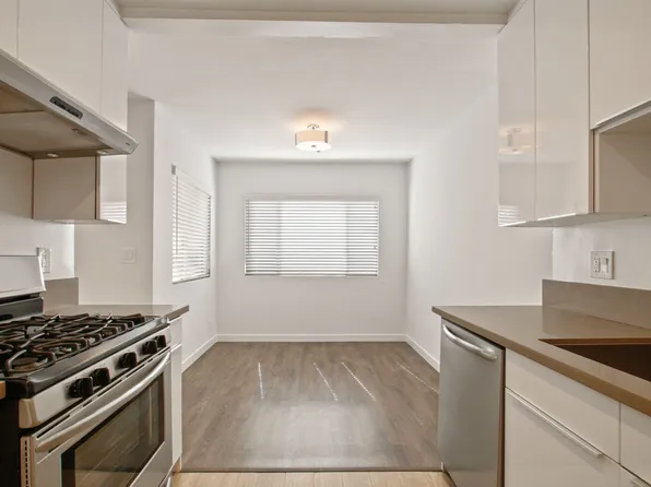 1043 5th St - north of Wilshire and 5 blocks to the beach!, 1043 5th St #3, Santa Monica, CA 90403