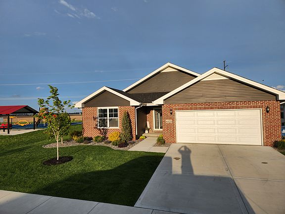 3rd image of 6121 Park View Dr
