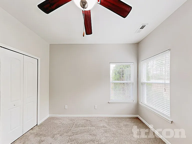 1413 Eastway Dr — Photo 11