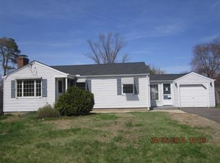 23 Meadowlark Rd, Enfield, CT 06082