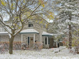 112 Robson Ct, Ottawa, ON K2K 2W1