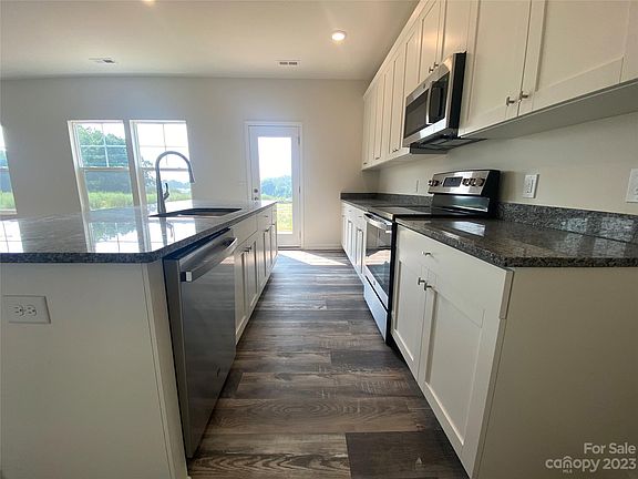 5th image of 144 Salem Springs Ln #6