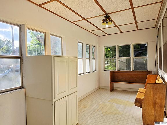 4th image of 834 Elmwood Ave