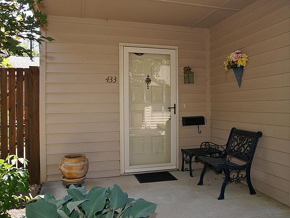 2nd image of 433 Windward Dr SW