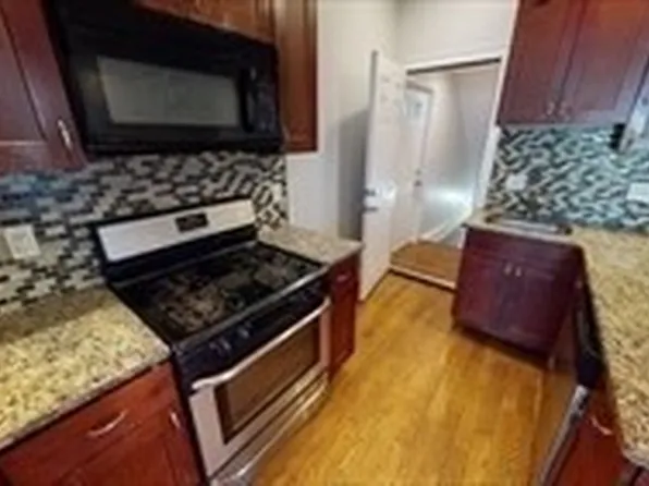 27 Chestnut Ave #2, Jamaica Plain, MA 02130