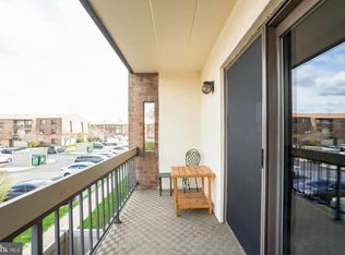 60101 Delaire Landing Rd #101, Philadelphia, PA 19114