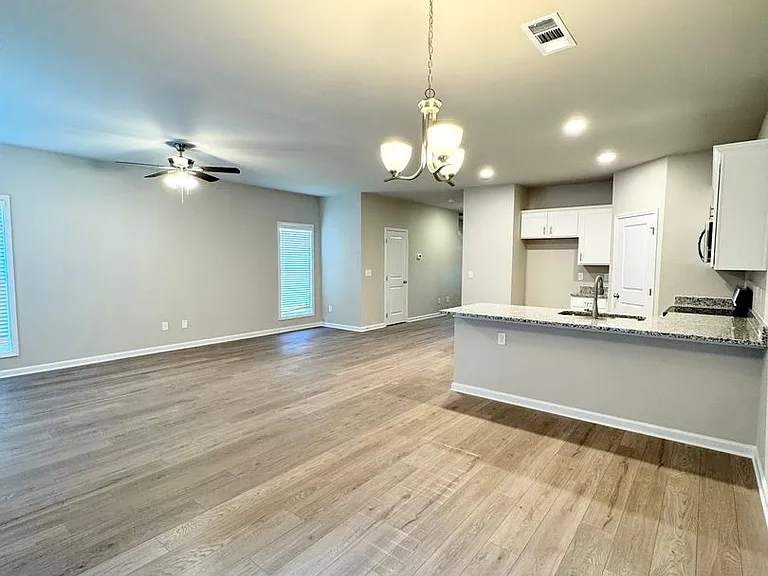 1209 McCoy St — Photo 7