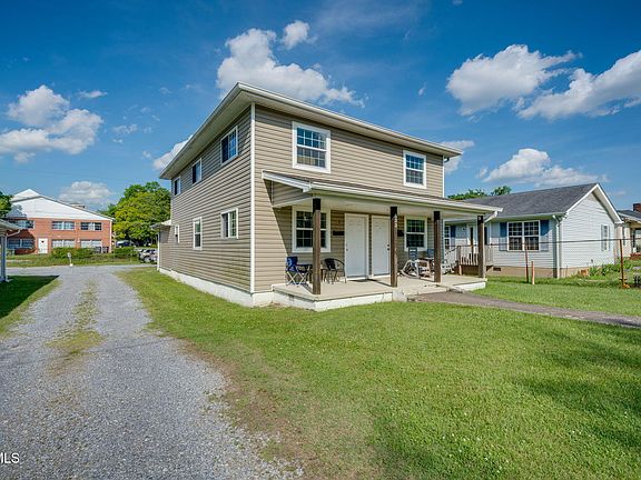 4th image of 829 Dale St #833