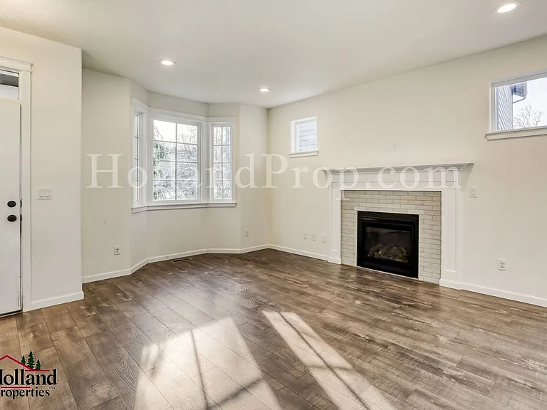 2327 Turnbull Ct — Photo 6