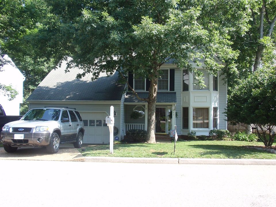 1st image of 903 Eastnor Ct