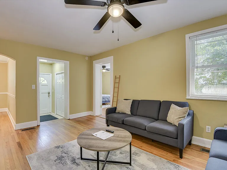 1803 Heath St — Photo 11