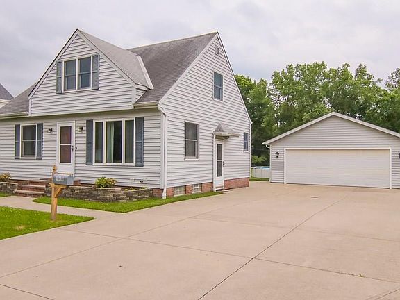 2nd image of 15606 Woodbrook Ave
