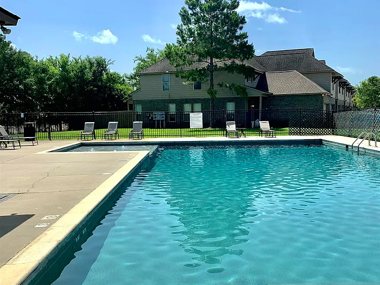 18132 Pinehurst Dr — Photo 3