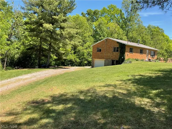 485 Grant Hill Rd, Davisville, WV 26142
