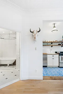 Rented by Compass | media 25