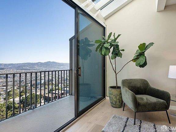 4th image of 135 Topaz Way