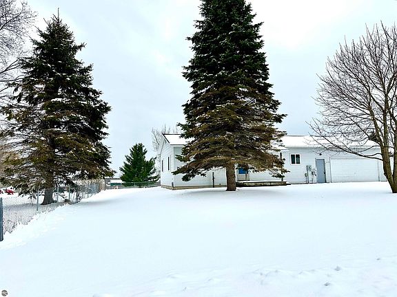 2nd image of 315 Kuhn Dr