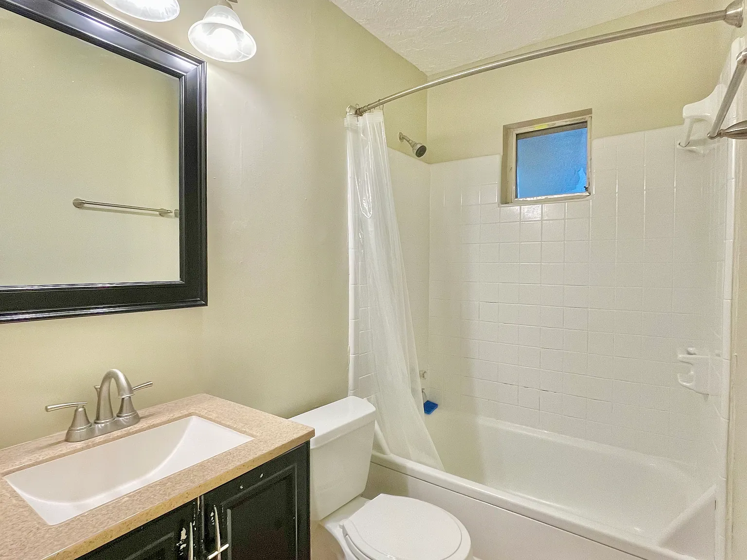 1 bed, 450 sqft, $895 — Photo 2