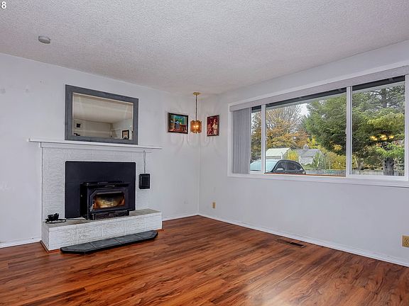 4th image of 9611 NE 25th Ave