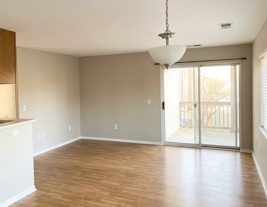 3 bed, 1.5 bath, 1045 sqft, $1,850 — Photo 3