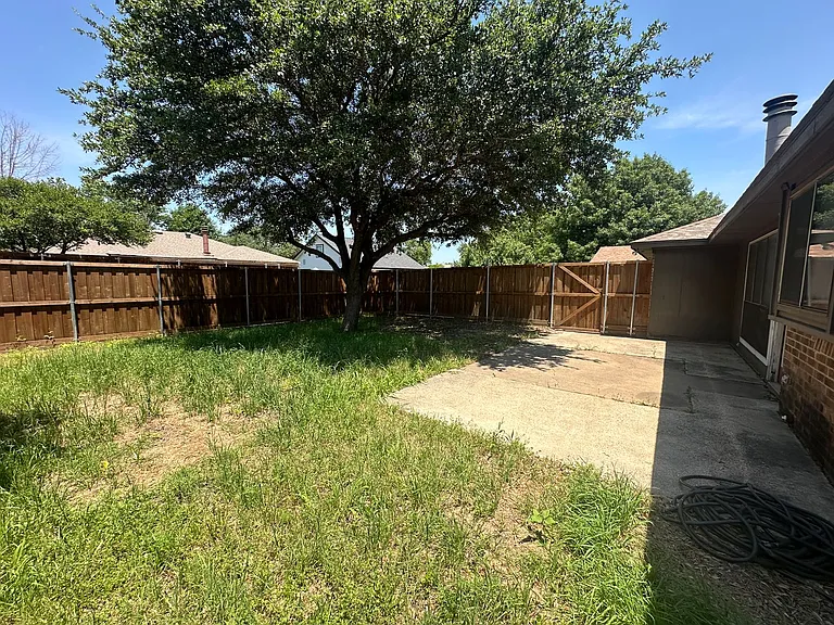 4045 Cavalry Dr — Photo 37