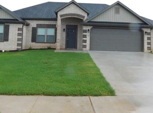 321 Captain Reid Ln, Prairie Grove, AR 72753