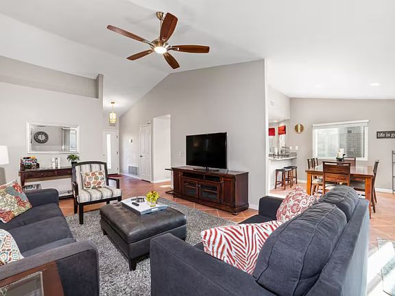 3rd image of 44345 Buttercup Ln
