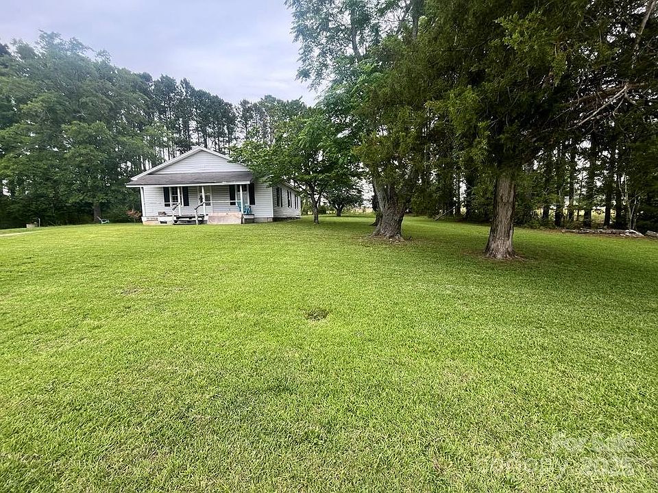 2nd image of 500 Gregory Rd