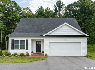 40 Jordan Ln, Colchester, CT 06415