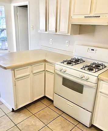 4th image of 2918 E Glen Dr #A & B