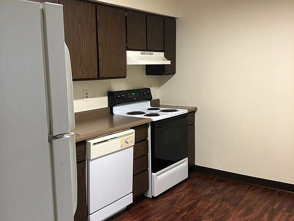 3rd image of 273 Maplewood Dr APT 201-273-20