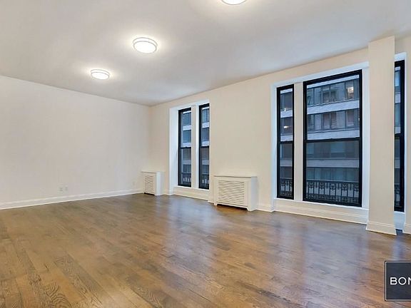 2nd image of 200 W 58th St APT 5A