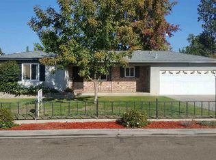 2424 W Cambridge Ave, Visalia, CA 93277