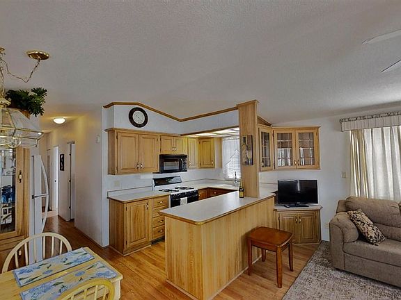 3rd image of 13238 E 52nd Dr