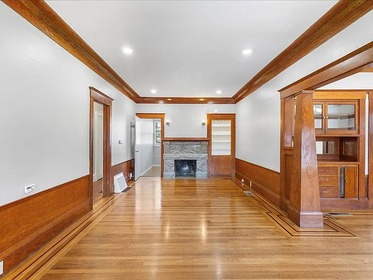 1417 Lincoln Ave — Photo 3