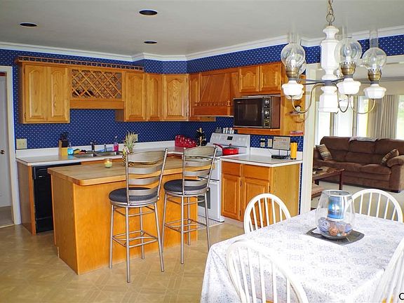 Main Kitchen (Upstairs)